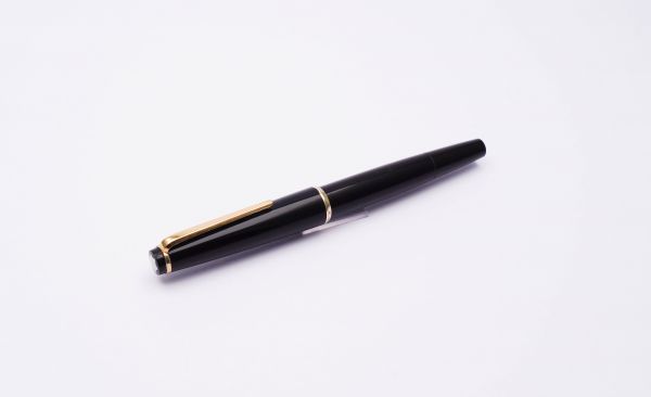 Montblanc Füllfederhalter 32