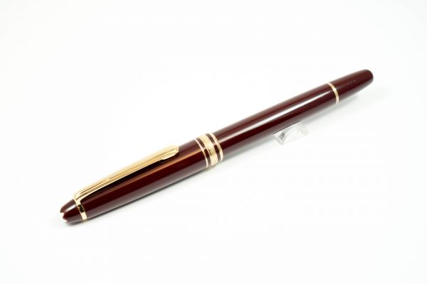 Montblanc Meisterstück Rollerball bordeaux U.R. graviert